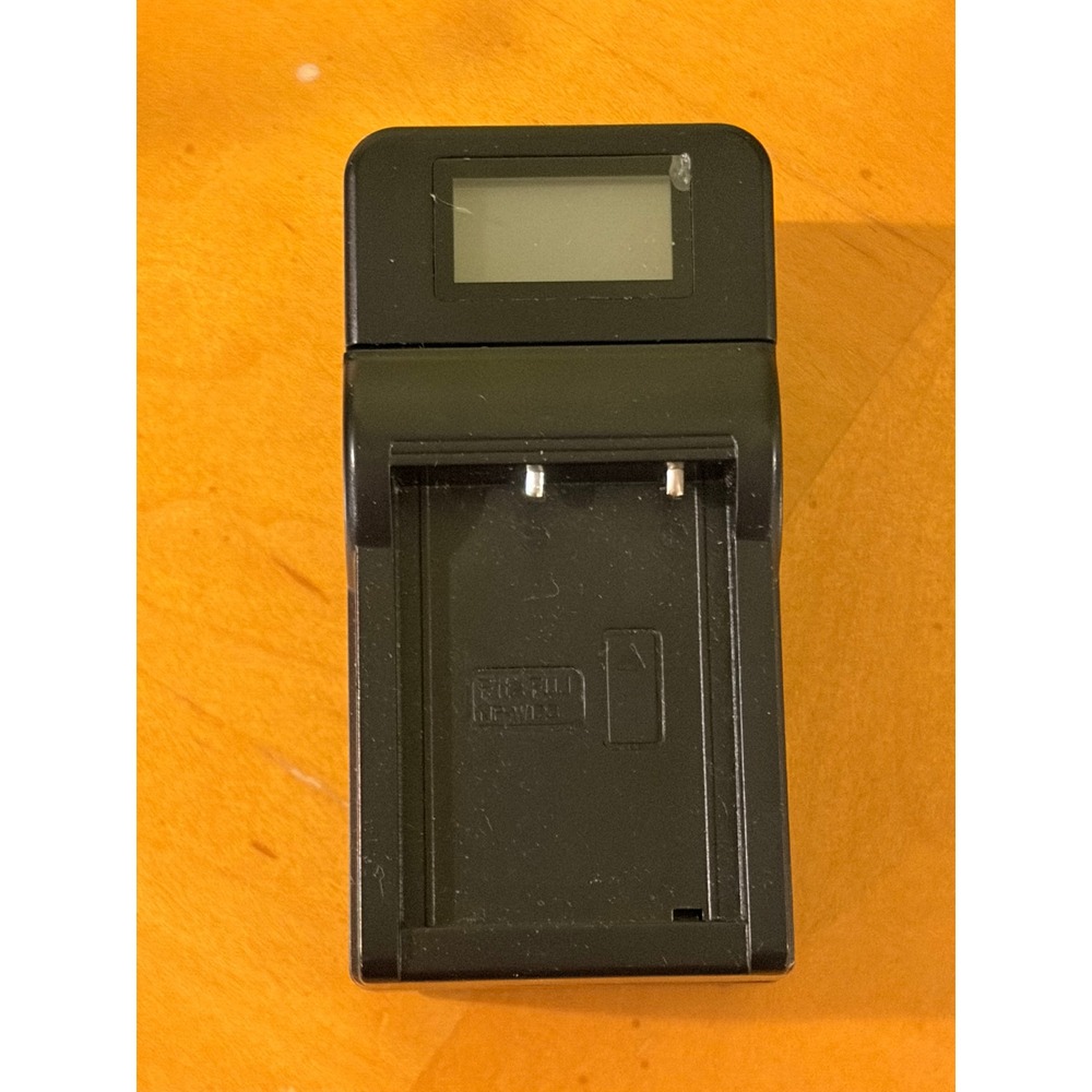 Green Extreme Universal Digital Battery Charger for Fuji NP-W126 LCD Wall Plug